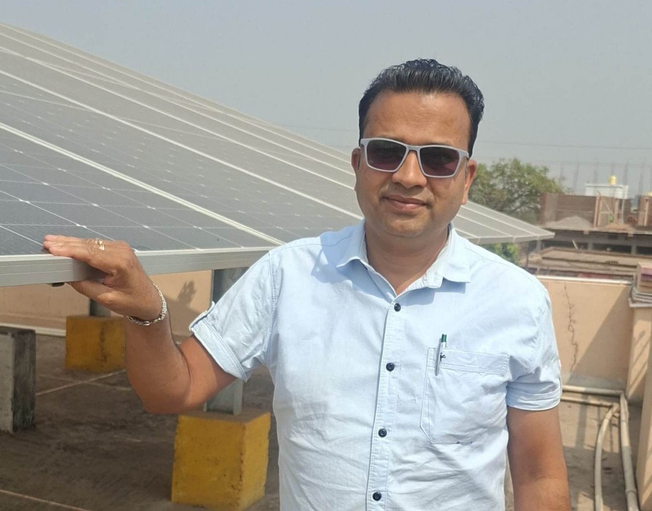 CG: प्रधानमंत्री सूर्य घर योजना से राजनांदगांव का साहू परिवार बना ऊर्जा  आत्मनिर्भर,3-3 किलोवाट के दो सोलर रूफटॉप प्लांट से बिजली बिल हुआ ...