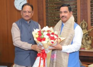 5 लाख मीट्रिक टन चावल के शीघ्र उठाव की पहल, मुख्यमंत्री विष्णुदेव साय ने केंद्रीय मंत्री से पर्याप्त रेलवे रैक उपलब्ध कराने का किया आग्रह