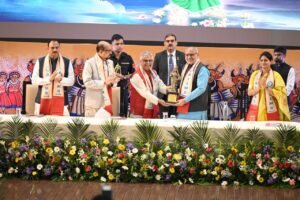 एम्स रायपुर का तीसरा दीक्षांत समारोह उपराष्ट्रपति राधाकृष्णन के हाथों  376 महिलाओं और 313 पुरुषों को मिली डिग्री
